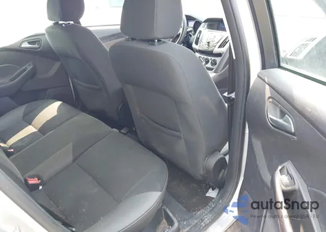 2014 Ford Focus Se z USA, uszkodzony, nr VIN 1FADP3K25EL400161